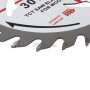 Gros plan sur les dents en carbure d'un disque de coupe pour bois de 115 mm.