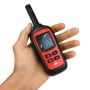 Thermo-hygromètre numérique portable ADA tenu en main, affichage clair des mesures.