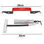 Kit professionnel de démontage de pare-brise avec deux outils métalliques, un manche rouge et un outil en forme de T.