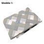 Rideau de douche plié avec motif à carreaux gris et blanc sur fond transparent