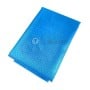 Rideau de douche bleu plié avec motif à petits points.
